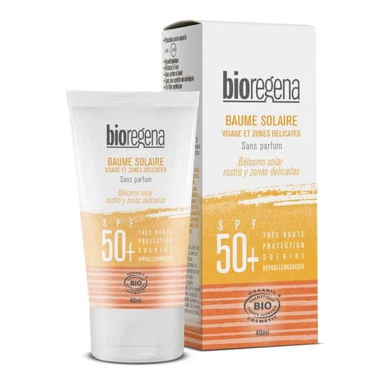 Pureday En tube Bioregena - Solfaktor spf50+ ansigtssolcreme med spf 50+ ved siden af emballagen, begge fremtrædende med orange og hvide farver og tekst på fransk.